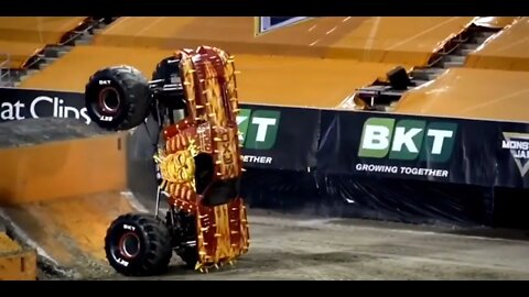 MONSTER JAM = SEE WHAT HAPPENS DURING THE VIDEO = Léo Sócrates