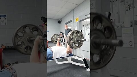 325lbs x 10 reps Raw bench, Crazy 🤪 old man