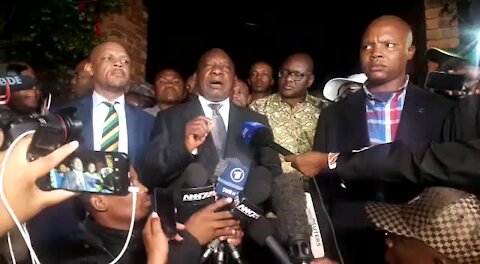 MEDIA: SA President Cyril Ramaphosa outside Winnie Madikizela-Mandela's home in Soweto (3s2)