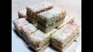 Coconut cookies with chocolate and cream, a delicious and easy dessert