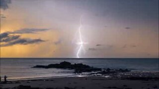 Tempesta di fulmini in time-lapse