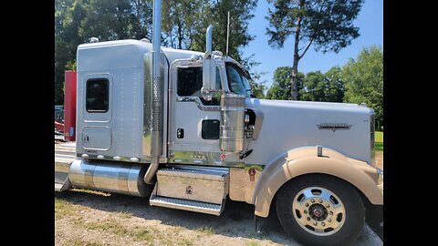 FLORIDA SUPERFAN AND HIS KENWORTH KW900 and LOWBOY