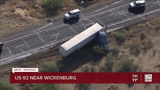 Deadly crash shuts down US-93 near Wickenburg