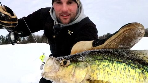 Ice Fishing CRAPPIE and Bluegill in a River System 2018