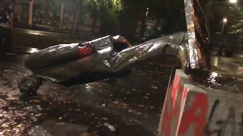 Antifa And BLM Rioters Take Down Abraham Lincoln And Theodore Roosevelt Statues In Portland