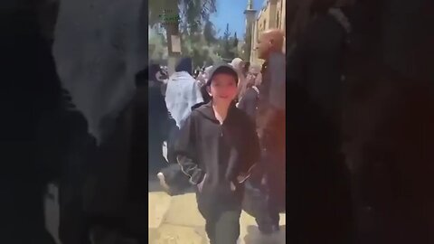 The Joy of a Palestinian Child Visiting Al-Aqsa Mosque for the First Time #AlAqsaMosque