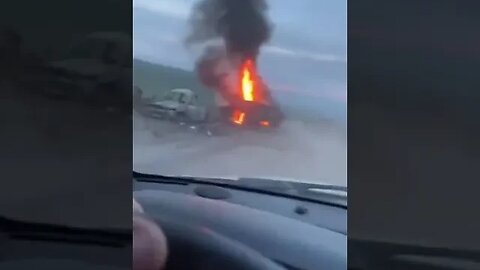 ‼️🇷🇺⚡️Горящая техника ВСУ на дороге у Красного /Burning vehicles of the AFU on the road near Krasnoe