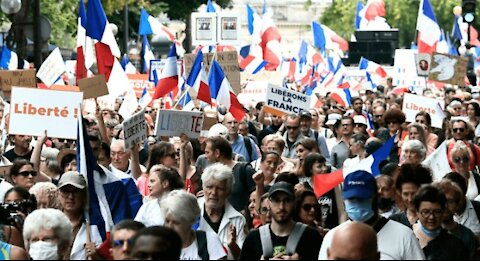 France Protests vaccine passport