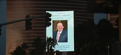 Sheldon Adelson tibutes on Las Vegas Strip