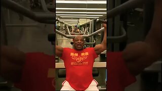 ESSE É O SHAPE DO RONNIE COLEMAN TREINANDO AOS 57 ANOS APÓS VÁRIAS CIRUGIAS | THE KING