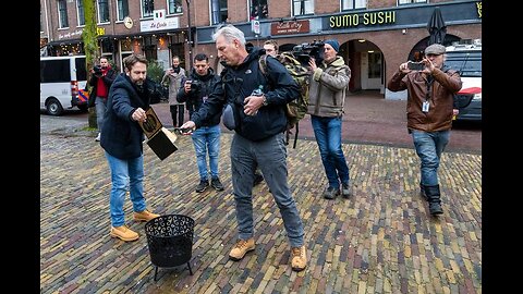 Extreme Right Pegida = Controlled Oppossition Tried To Burn A Quran In Arnhem (Division/Civil Clash)