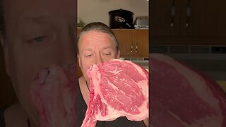 I COOKED A TOMAHAWK STEAK ON MY FIRE PIT | ALL AMERICAN COOKING #shorts #tomahawk #cookingwithfire