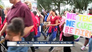 Florida teachers rally to demand more pay