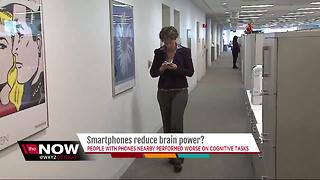 People with smartphones nearby perform worse on cognitive tests