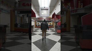 We Found this Huge Abandoned Shopping mall...