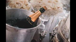 Elegant måde at åbne en flaske champagne