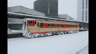 South Hokkaido Diesel car leaving Hakodate Station