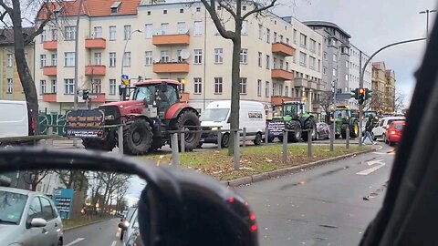 Vom Zentrum bis zum Stadtrand ist Berlin voller Traktoren