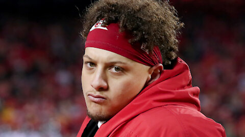 Patrick Mahomes Pulled From Haircut Appointment After Chiefs Barber Tests Positive For COVID