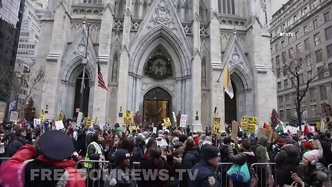 Disclose.tv | Pro-Gaza crowd in NY chants: "No Christmas as usual."