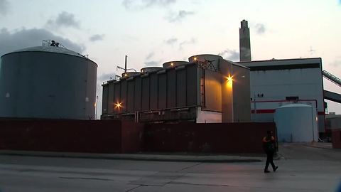LONG Detroit incinerator often exceeds pollution limits, rarely fined by state