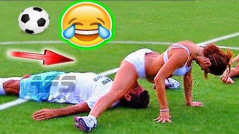 *Savage Moments* Girls in Football 😍😍😍