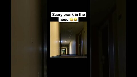 Scary prank in the hood 😂🤣 #funny #scary #shorts