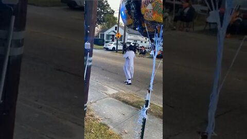 This Man Dressed Up As Michael Jackson on Halloween And Suprised Everyone 😳😂