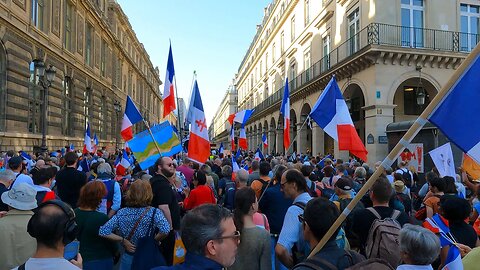 Manifestation nationale pour le Frexit et la sortie de l’OTAN - Palais Royal à Paris le 07/10/2023 2