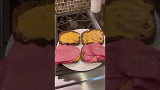 This is how I make a homemade Reuben sandwich. #FoodShorts.