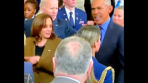 Awkward: Whatever Is Going On In This Video, Joe Biden Is Clearly Not At All Happy With Obama