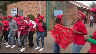 Domestic violence: EFF picket at city cop station (evM)