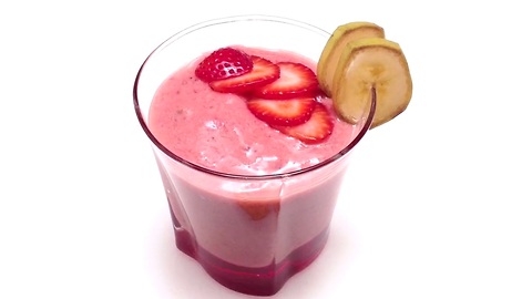 How to make a strawberry banana smoothie with chia seeds
