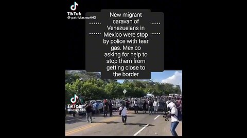 Migrants rush Mexico border