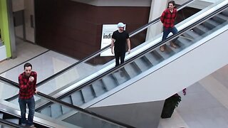 TWIN TELEPORTATION ESCALATOR PRANK!