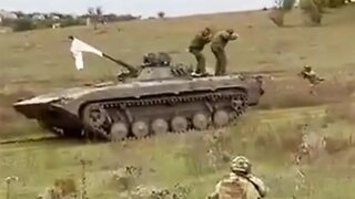 🔴 Russian BMP Surrenders To Ukrainian Troops In Kherson