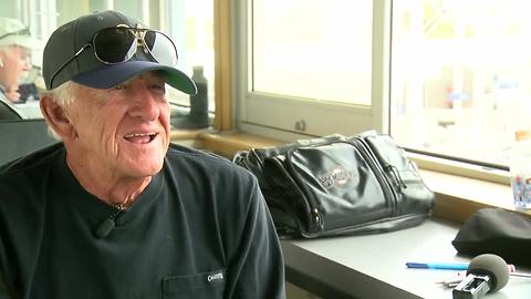 Bob Uecker prepares for 48th year with Brewers