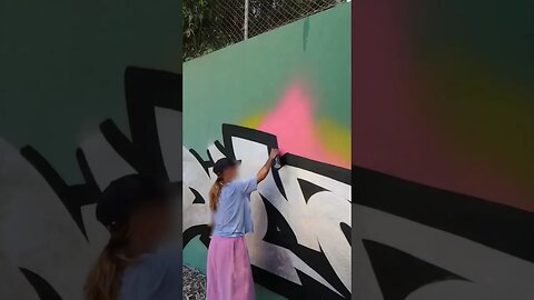 GRAFFITI GIRL DOES A SMOOTH PIECE! 🧈 #graffitiart #graffiti #shorts