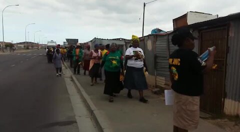 SOUTH AFRICA - Cape Town - ANC door-to-door campaign at the TR informal settlement (Video) (mRF)