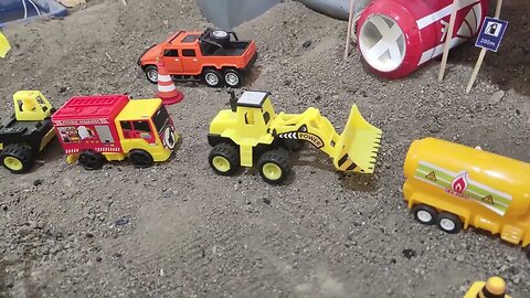 Miniature Diorama and Mining Heavy Equipment Excavator, Truk Oleng, Crane, Oil Tanker Truck, RC