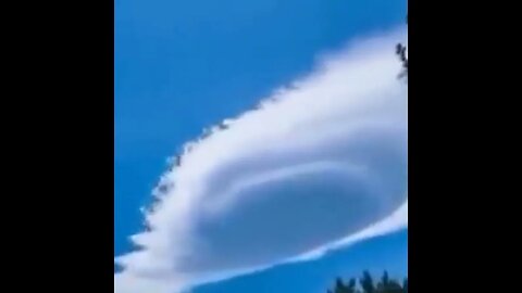 Nothing to see Here GANG! 👀 Just another Ordinary Average Cloud 🛸 UFO Cloud ☁️ SOUTH KOREA