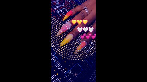 1 of my favorite set of #nails 💅🏽💕