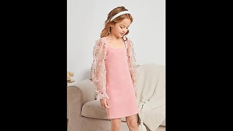 Robe en maille transparente à manches longues et col carré pour fille, Caractéristiques : manches transparentes en maille, manches longues à volants, appliques, robe rose pour fille. Le tissu est un peu extensible, doux et confortable. Idéal pour la