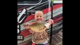 Crappie during spring cold front, Catching slabs, monster bridge crappie, BIG crappie fishing