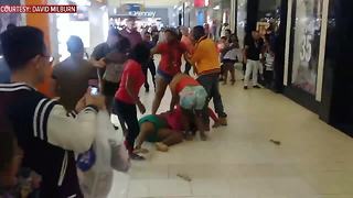 Florida mall brawl caught on video