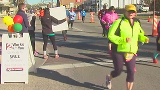 Thousands take part in Tulsa Route 66 Marathon