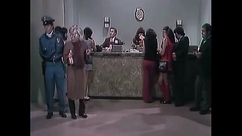 CHAPOLIN - Episódio #71 (1974) Doutor Chapatin no banco / O Gorila sai da jaula