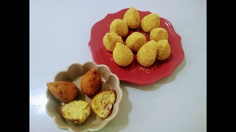 COXINHA DE MILHO VERDE BACON , REQUEIJAO E QUEIJO