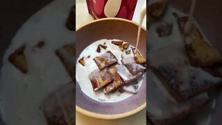 Cinnamon Toast Crunch hack, but make it keto. #lowcarb #ketocereal #ketorecipes #shorts