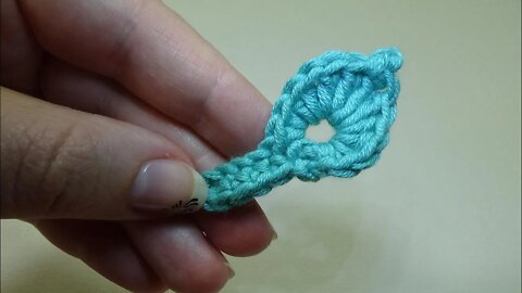 crochet simple tiny leaf applique free pattern tutorial by marifu6a